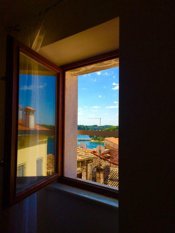 Casa Plava Sea View Apartment Ровин Екстериор снимка